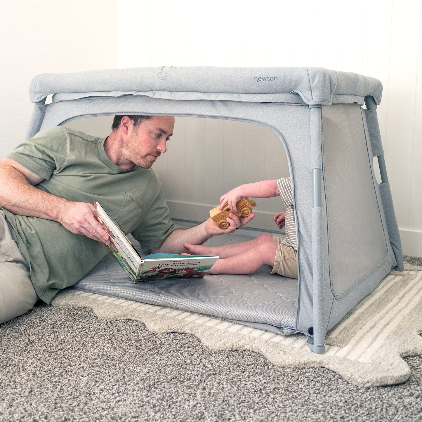 Deluxe Travel Crib & Play Yard