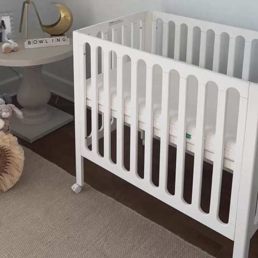 Newton Galileo Mini Crib with Newton Mattress
